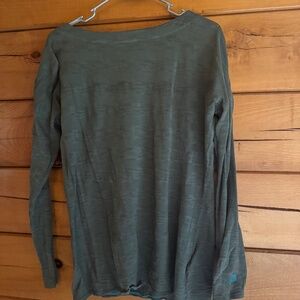 Pack of two The North Face women’s long sleeve shirts